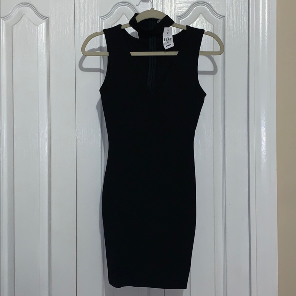 LF V Neck Choker Collar Bodycon Black Dress - Picture 2 of 7